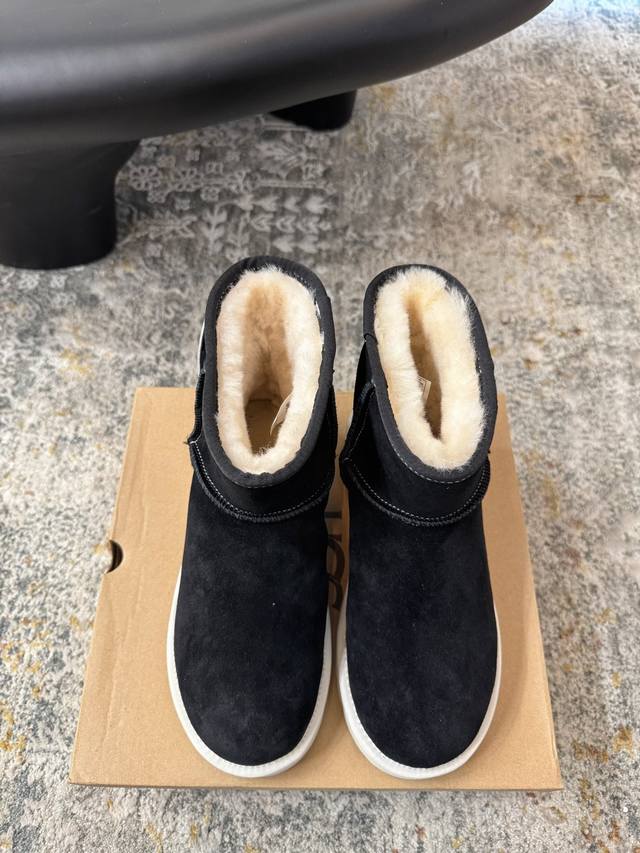 新品发布 ★面料 皮毛一体 内里 羊 鞋底 发泡底 优雅风格 创造不一样的感觉 跟高 2Cm 专柜包装 简约气质款式！ Show Bdetails ⊿：Size