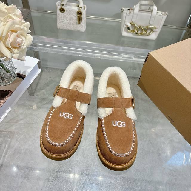 同步秋冬新款 佐拉芭蕾平底鞋浅口毛鞋 一脚蹬秒出门通勤友好 鞋领口装饰绒毛，提升细节带来精致温暖 系列：Fashion时尚 品名：Zoraballetflat佐