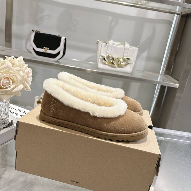 同步秋冬新款 佐拉芭蕾平底鞋浅口毛鞋 一脚蹬秒出门通勤友好 鞋领口装饰绒毛，提升细节带来精致温暖 货号：1178111 系列：Fashion时尚 品名：Zora