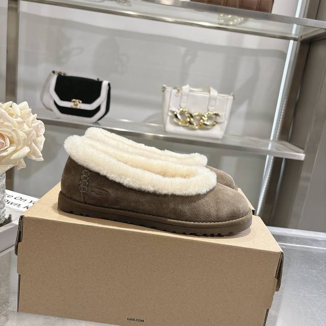 同步秋冬新款 佐拉芭蕾平底鞋浅口毛鞋 一脚蹬秒出门通勤友好 鞋领口装饰绒毛，提升细节带来精致温暖 货号：1178111 系列：Fashion时尚 品名：Zora