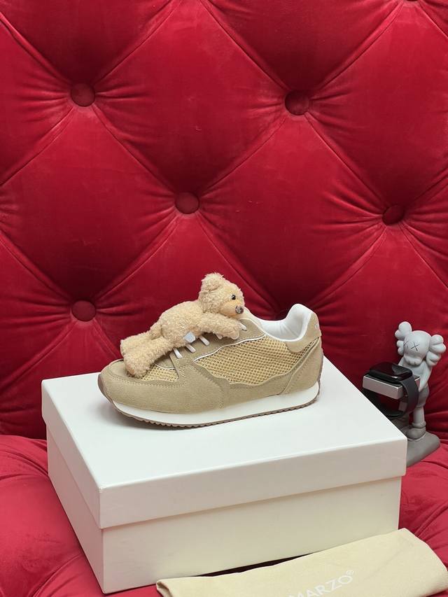 独家实拍 顶级版本 13Demarzo 小众潮牌 26Ss早秋最新爆款休闲系列 圆头小熊休闲鞋 鞋子和小熊居然也能搭配到了一起 软萌可爱的小熊通过弹力纽扣固定