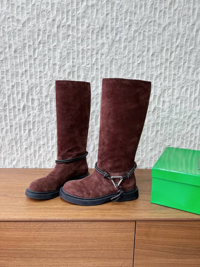 长靴 G266 Bottega Veneta 葆蝶家 25Ss秋冬新款 绳结靴 骑士靴 短靴 秋冬“战靴”预定，时尚人都在抢淡Bv 女孩看过来！这双绳结靴必须锁