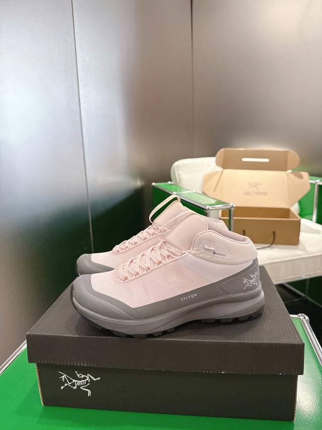 顶级版本 毛里20 K045 Arcteryx始祖鸟 Sylan 舒适织物防水透气 低帮跑步鞋 鞋子结构：中底Tpu底盘支持保护双脚3D模具制橡胶鞋头，一体化系