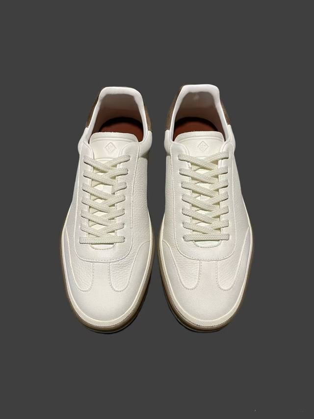 工厂p价 顶级代购 Lp 炸街男神爆款休闲板鞋专柜新品同步，鞋面意大利进口牛皮搭配绒布面料，高品质拼接工艺经典大方版面男士气质，柔软舒适里垫，鞋底：原厂特供原版