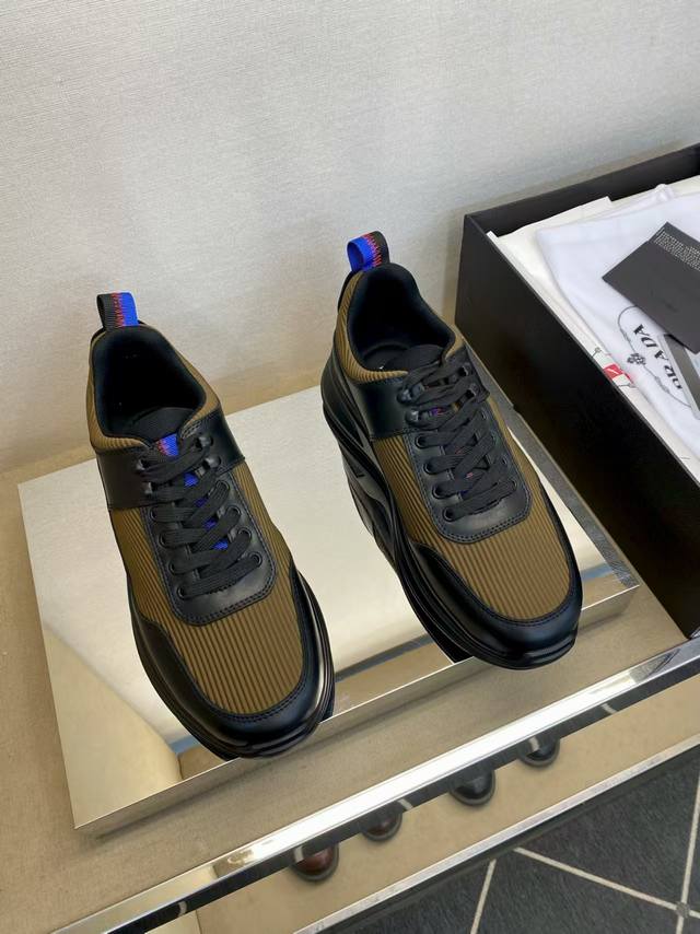 工厂p价 38-45 pr新款男士真皮运动鞋，市面最高版本 、欢迎任意对比！原版皮料质感极佳，超上档次！意大利进口胎羊网内里，可拆式垫！奢华用料、精细做工，极力