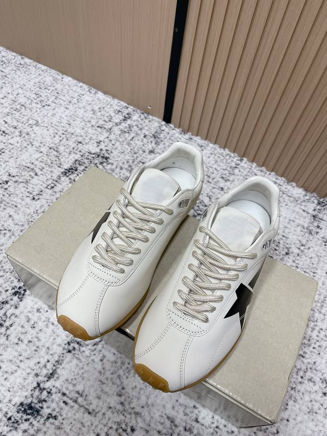 顶级品质： Ggdb Golden Goos* 25Ss马拉松系列小脏鞋德训鞋 Marathon Speed-70年代美式田径风以简约线条勾勒速度美学，轻薄鞋款