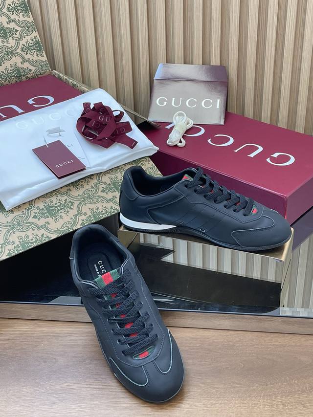 情侣款 2660秋冬Gucci 古奇Shift系列男女同款 绿红绿织带德训鞋运动鞋时尚休闲鞋复古百搭旅游鞋顶级代购级别 Gucci Shift系列全新上市，轻盈