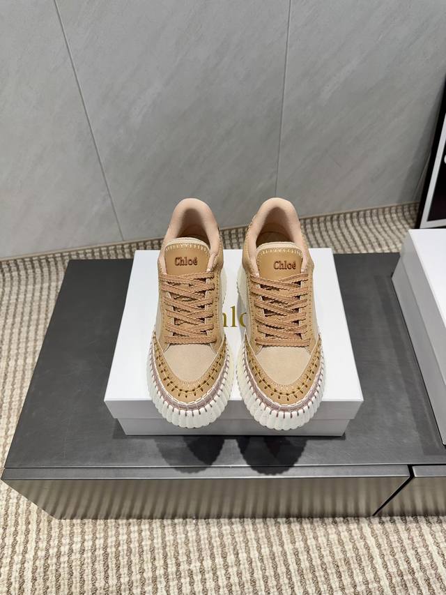 出厂: 独家顶级版本 Chioe克洛伊2025Vs秋季最新休闲爆款系列 松糕厚底休闲鞋 原版鞋底，全手工穿线，所有的位置刚刚好 ，网红爆款，顶级休闲度假系列 大
