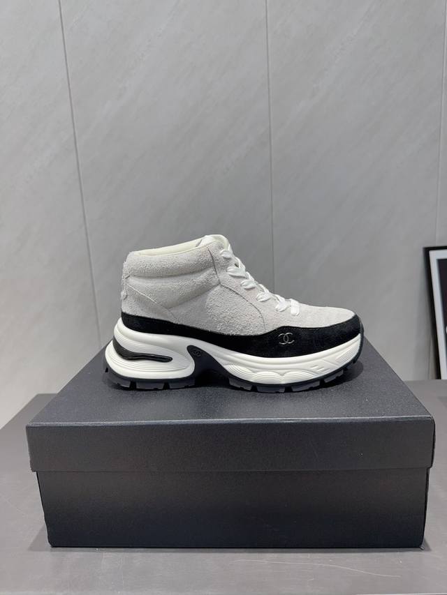 出厂: 独家顶级版本 小香C家2025Vs早秋火爆休闲系列 松糕厚底拼色休闲鞋 仙女款，最新的拼色绝了，无法抗拒，最新饼干鞋目前超级流行的彩色休闲鞋，网红明星小