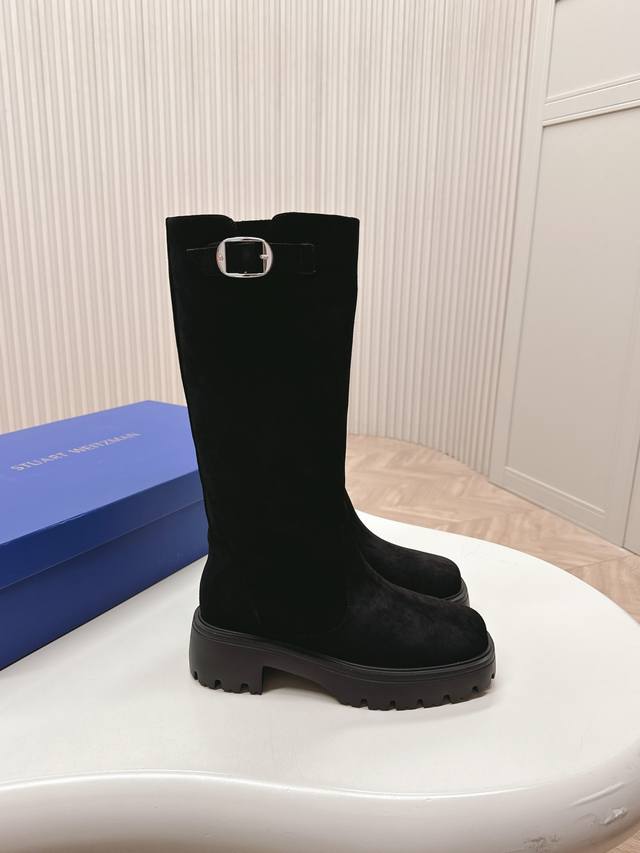 秋冬绒面款 最新顶级高筒靴 超级好看，整体设计和做工用料，不仅让它的质感超级棒，而且穿着舒适度也是一流的！四季可搭 上脚非常修饰腿型！ 进口牛皮 高丝光牛反绒材
