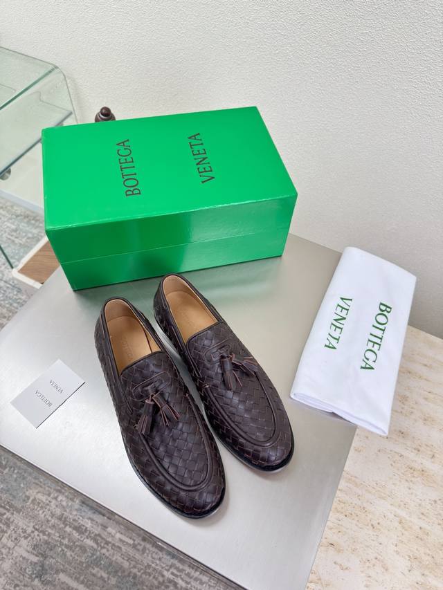 流苏点缀 10毫米级编织 男女款 高定配色 Bv 德比鞋 平底设计 小牛皮系列 平底设计 高端 内置垫脚 鞋头 编织 镶嵌鞋口 咖啡色 男款10 这款经典款 简