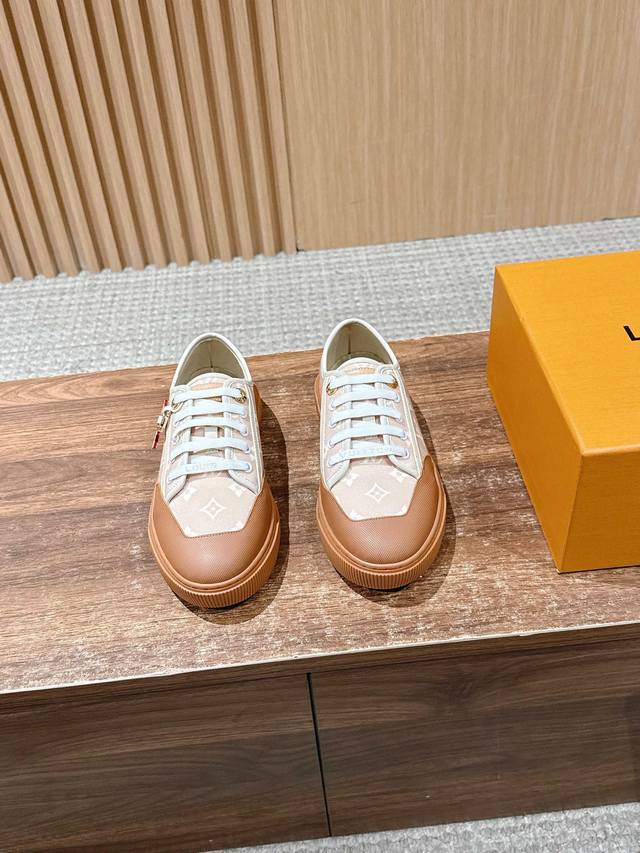 驴牌联名款猫猫鞋 Lv结合猫咪艺术家Grace带来全新系列 ˊωˋ* 呆萌猫星人可爱来袭 猫猫祟祟，可爱出击！ Size：35-39 40 41定制不退换