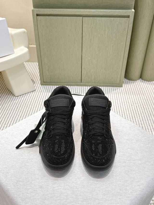 代购级 Off-White Out Of Office满钻打印休闲鞋 经典箭头Logo，辨识度超高！鞋面小牛皮+织物拼接，质感细腻又透气，橡胶鞋底抓地力强，穿着