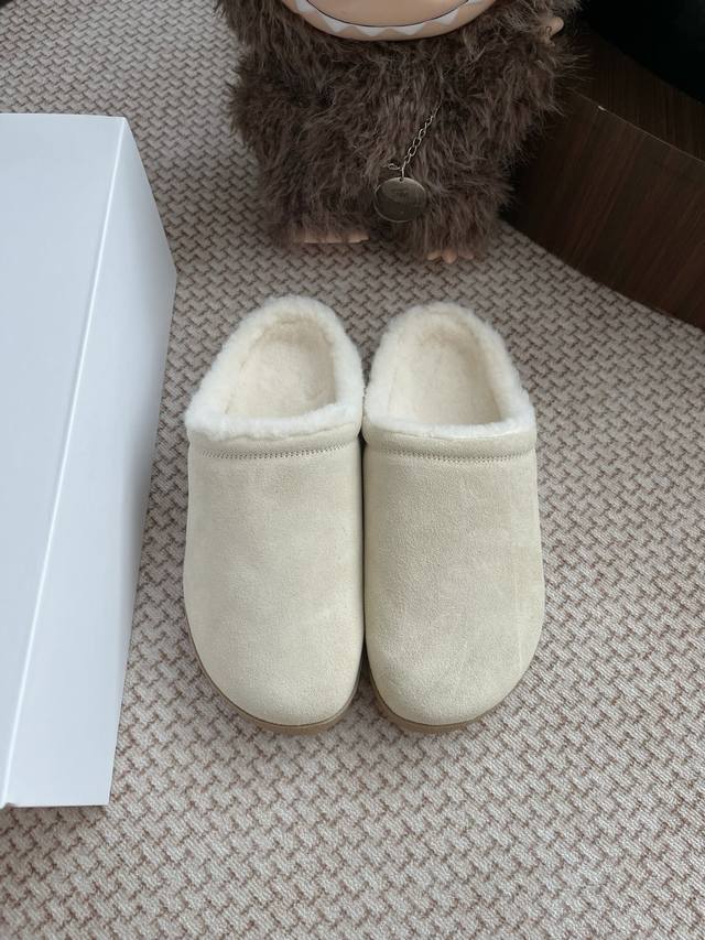 Alo 芯片版本 独家出货 整双鞋子采购Zp开发打造，全部定制材料，独家开模大底，细节全部对版出货，连包装也做到跟正品一样。码数：35-40 40 定做不退换