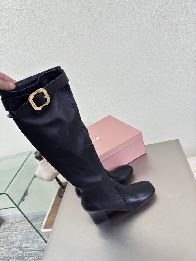 高靴 弹力羊皮 昂贵 Miu'miu 乐福鞋 黑色弹力羊皮植揉工艺小羊皮 中跟设计 系列 Miu'miu 经典舒适 制作 原版一致 意大利真皮大底 高版本 面料