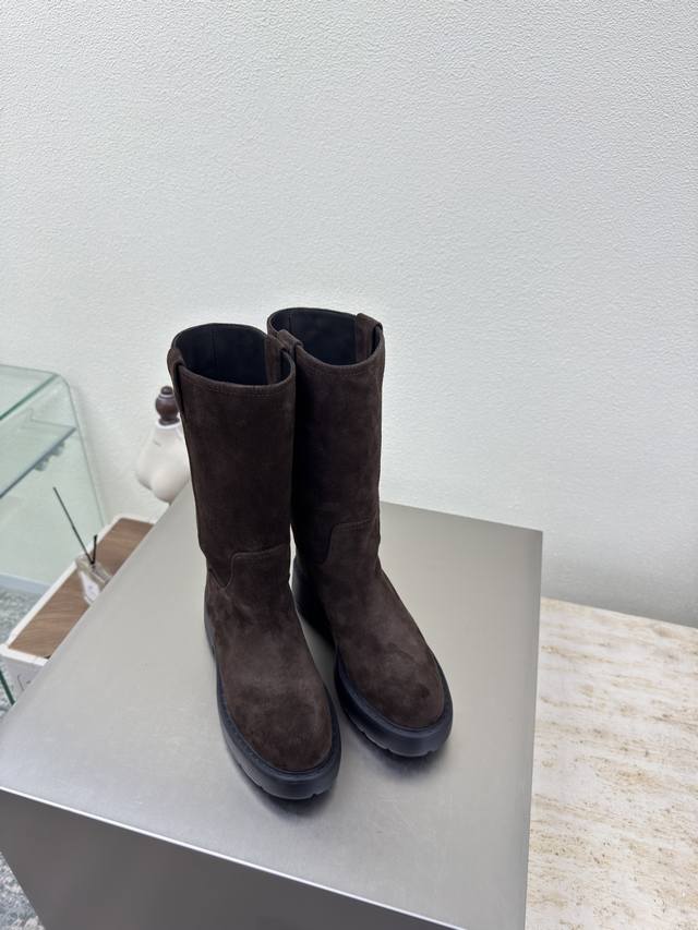 厚底高靴 Miu'miu 乐福鞋 咖啡色牛反绒皮立体金属Logo 厚底 设计 系列 Miu'miu 经典舒适 制作 原版一致 成型大底 高版本 面料 头层牛皮