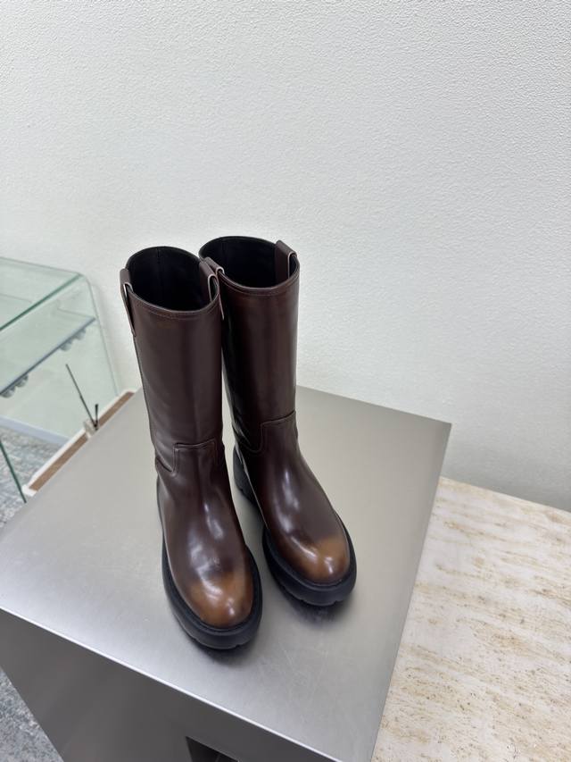 厚底高靴 Miu'miu 乐福鞋 擦色棕小牛皮立体金属Logo 厚底 设计 系列 Miu'miu 经典舒适 制作 原版一致 成型大底 高版本 面料 头层牛皮 内