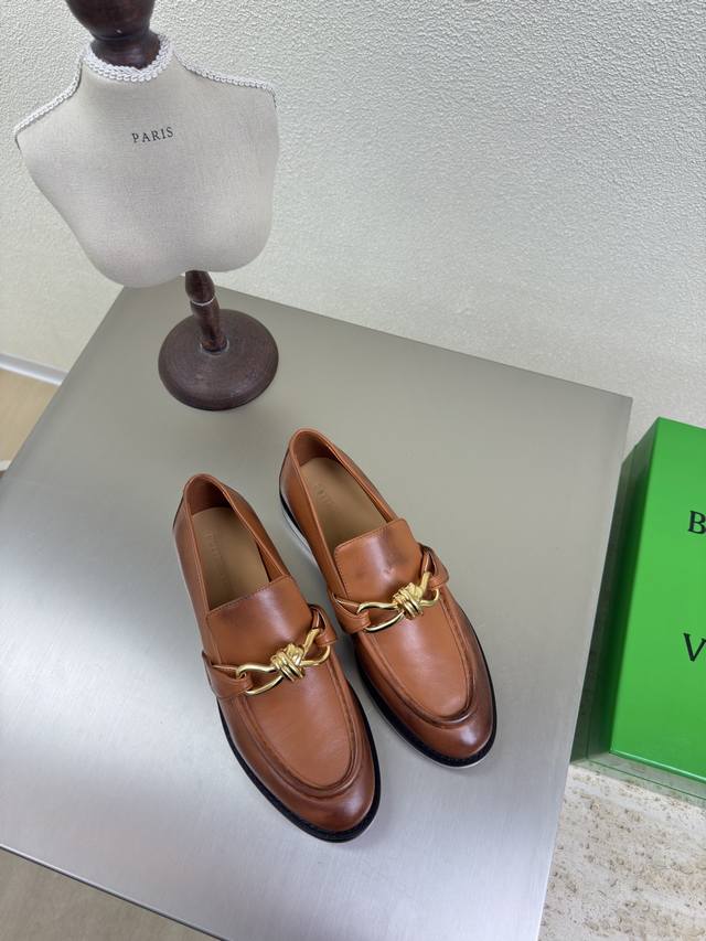 手工做旧擦色工艺 Bottega Venet* 女士Astaire乐福单鞋 原版一比一做法 一致结绳五金 经典棕色 当今流行的又一趋势 天花板啦 最全色百搭 精