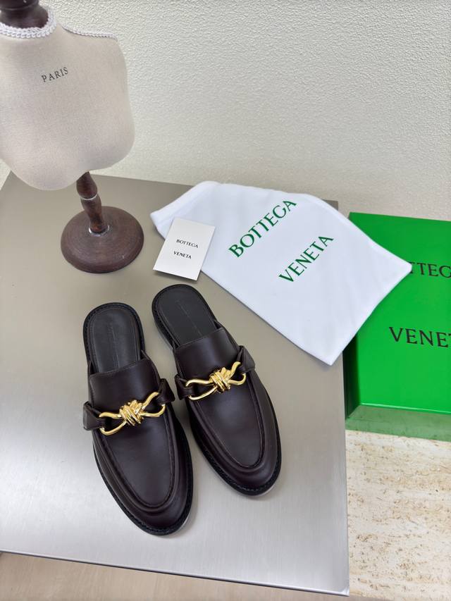 Bottega Venet* 真皮 金色五金 结绳配饰 男女款 Astaire乐福拖鞋 咖啡色 小牛皮老钱风 乐福拖鞋 原版一比一做法 一致五金 当今流行的又一