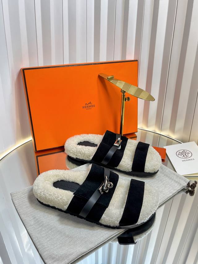 代购级 Hermes爱马仕25最新秋冬Kelly毛拖 超级百搭好看时髦 超多明星网红种草 秋冬必备 随意舒适高级感 鞋面:进口羊京 内里:进口羊毛里 垫脚:迸口