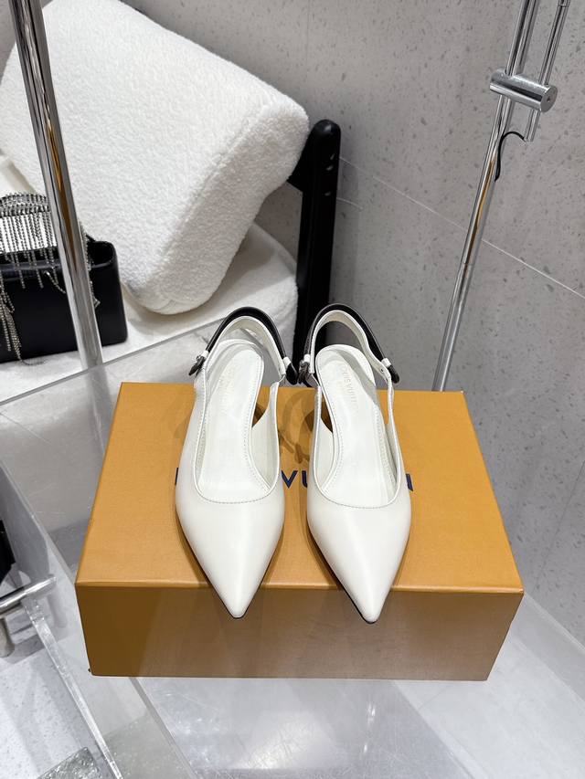 顶级版本 Louis Vuitton 路易威登 Lv 25最新 高跟 尖头后空凉鞋 单鞋 鞋面：牛皮 老花皮 垫脚：羊皮 跟高：5.5Cm 鞋底：意大利加厚真皮