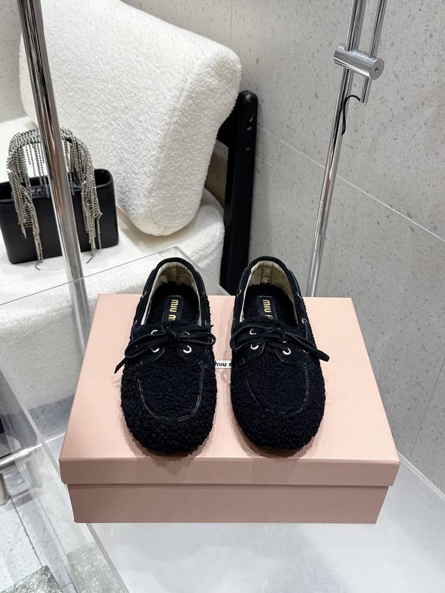 Miumiu缪缪 Miu家2025秋冬新品 专柜最新爆款蝴蝶结毛毛鞋 一脚蹬乐福鞋 单鞋 鞋面：进口羊毛 牛筋皮 内里：羊毛 大底：原版开模防滑Tpu大底 码数