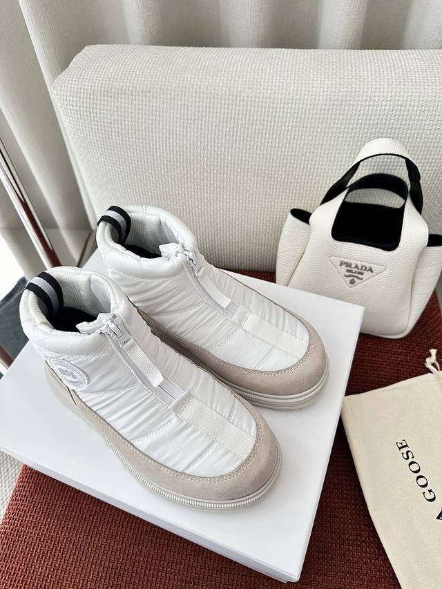 顶级品质 *加拿大Cypress puffer户外雪地靴｜原版购入代购级别 原版麂皮 织物 内层织物 侧面饰品牌刺绣徽标 鞋面拉链设计 防滑凹槽稳固橡胶鞋底 S