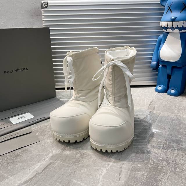 出厂 巴黎羽绒靴最新款两色 码数35–46