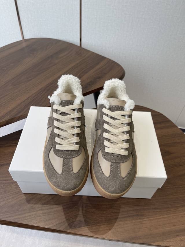 Maisonmargiela Mm6 马吉拉 厚底 德训鞋 休闲 运动鞋 原版购入开发 做货 鬼才设计师品牌，一个轻奢品牌 这一款德国训练鞋延续了经典的T形真皮