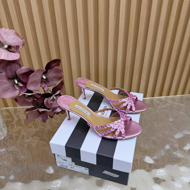 Aquazzura 2025 新款顶级版本 菠萝女士幻彩 高跟凉鞋原版1比1开模鞋跟 高跟闪耀光芒 进口羊皮搭配原版开模鞋跟，简单大方 .使鞋子更有女人味，适合