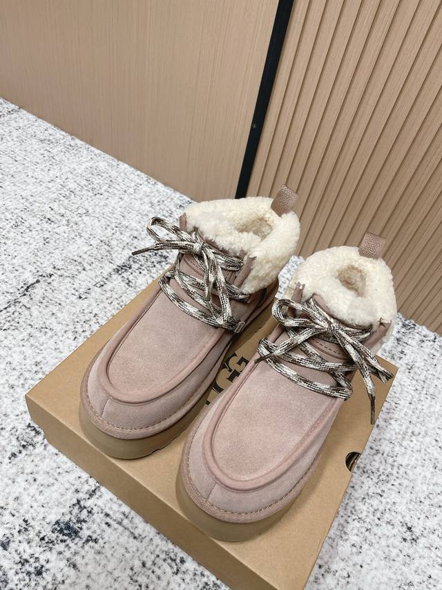 顶级版本： Ugg22皮毛一体雪地靴 冬天的小炉都抵不上一双雪地靴的温暖 轻盈的脚感，保暖舒适，每年秋冬必备 Ugg｜2025芙卡拉毛毛鞋，系带便鞋 厚底款 波