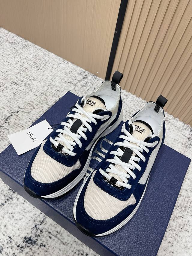 顶级版本： 男码 Dior 迪奥 经典B25系列Runner休闲鞋 运动鞋 跑步鞋 已经调整到极致 大底升级 面料升级 舒适度全面升级！ 原版购入开发 做货 这