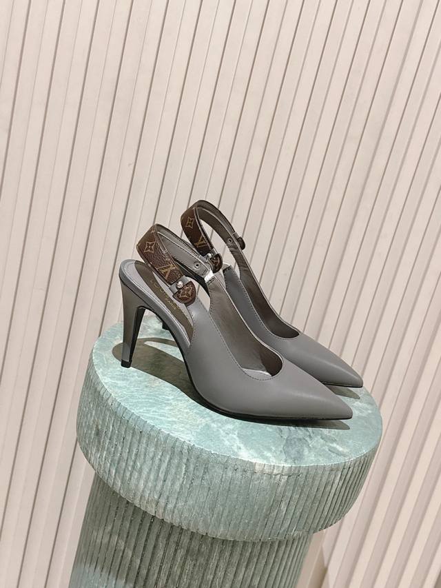高版本出厂： Louis Vuitton Ss25 F057 New Arrival Lv驴牌春夏系列新款尖头高跟鞋凉鞋单鞋 简约精致，高级感满满，尽显优雅气质
