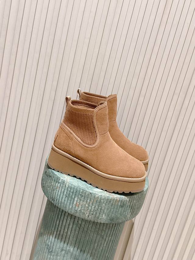 顶级版本： :Ugg冬季新款女同款休闲舒适厚底圆头棉靴雪地靴 它的优点就是特别轻又好走路 跑步都没问题搭任何的裤子都可以 露不露可爱的毛边都好看搭配修身裤十袜子