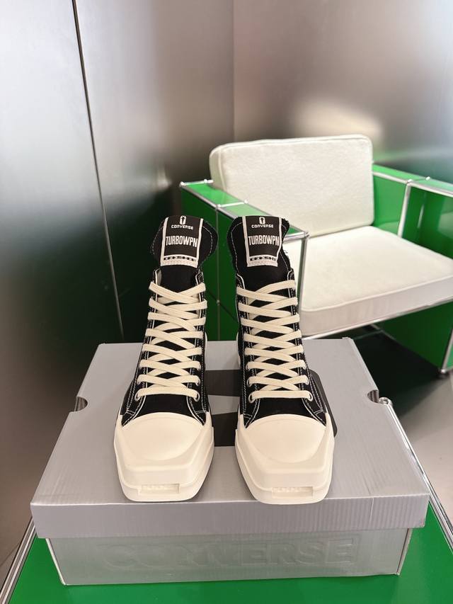 K011 Ri Owens Drksh X Chu 70 Dbl Drksta 简约潮流 高帮休闲帆布鞋 大胆先锋的“双层”鞋底，一步增高融入先锋气质的线条美学