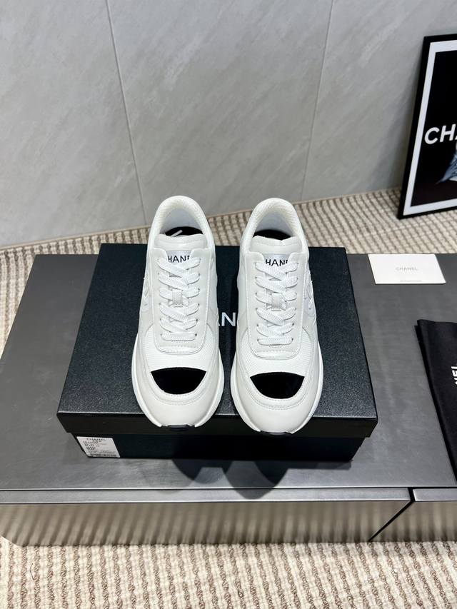 出厂: 独家顶级版本 小香C家2025Vs早秋火爆休闲系列 松糕厚底拼色休闲鞋 仙女款，最新的拼色绝了，无法抗拒，最新饼干鞋目前超级流行的彩色休闲鞋，网红明星小