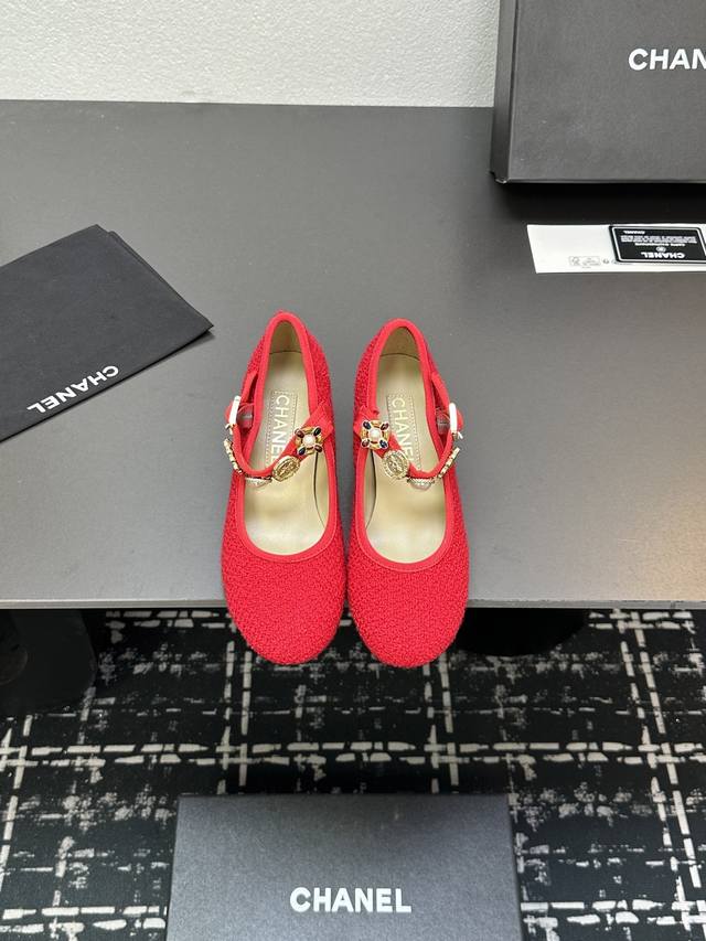 Chanel 香奈儿小香风2025香奈儿玛丽珍中跟单鞋，春秋季香家必备爆款，女神系列，拥有香家特色优雅名媛气质，超级耐看，让人无法抗拒，心动Ing 鞋面羊皮或原