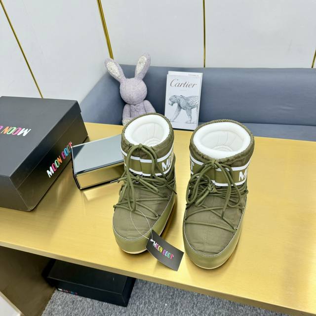 布款短靴 月亮鞋 Moon Boot 24Ss 秋冬最新款雪地靴系列 丑萌雪地短靴 忘了Ugg吧，时髦人都在穿Moon Boot雪地靴 如果你难以接受Ugg的复