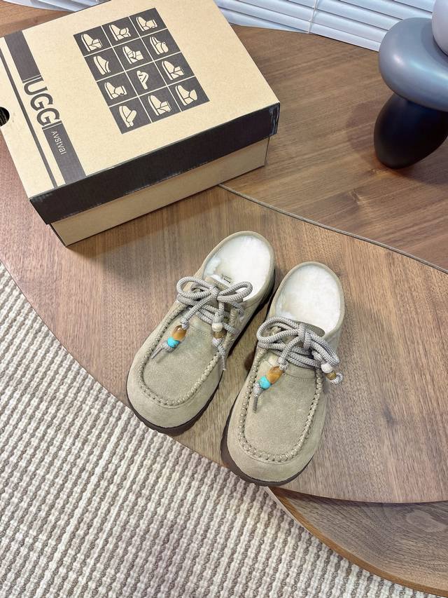 2025秋冬新款土豆羊毛拖鞋，复古的亚克力扣饰 厚底毛毛鞋 雪地靴 巨显可爱和时髦，拉长腿一绝，5公分的内增高，舒适的橡胶大底，出奇的暖和真的是让我无法自拔真太