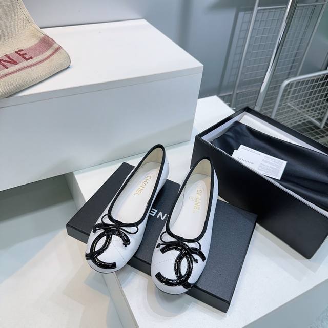 高品质出厂 ！顶级品质Chanel 香奈儿25春夏小香中古款大双C圆头平底芭蕾舞鞋蝴蝶结单鞋！ 又是一个经典款，菱格刺绣搭配圆头非常经典！上脚舒适修脚型，果然最