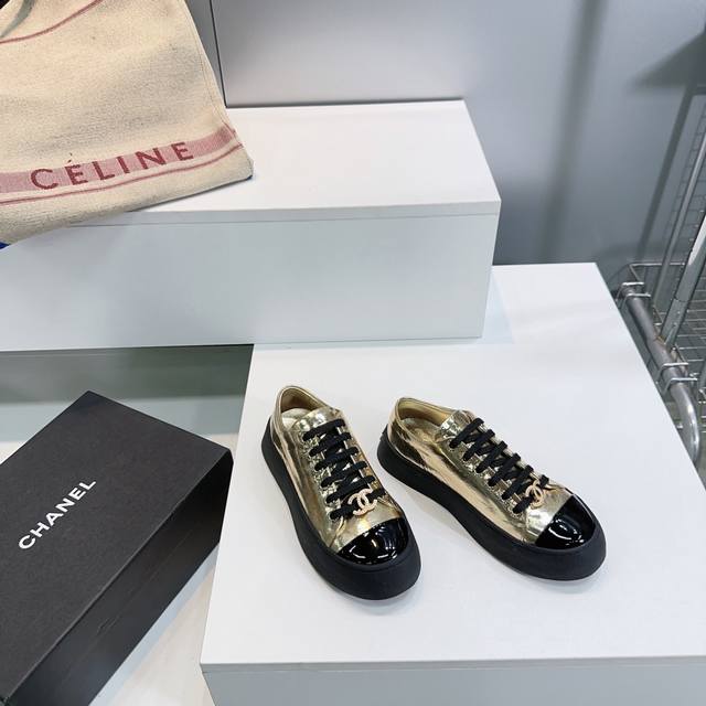 高品质出厂 ！顶级品质Chanel小香C家2025早秋新款松糕厚底毛呢 电绣菱格休闲运动鞋板鞋！ 仙女款！经典双C珍珠扣件！工艺升级，舒适度非常棒，大底更加轻盈