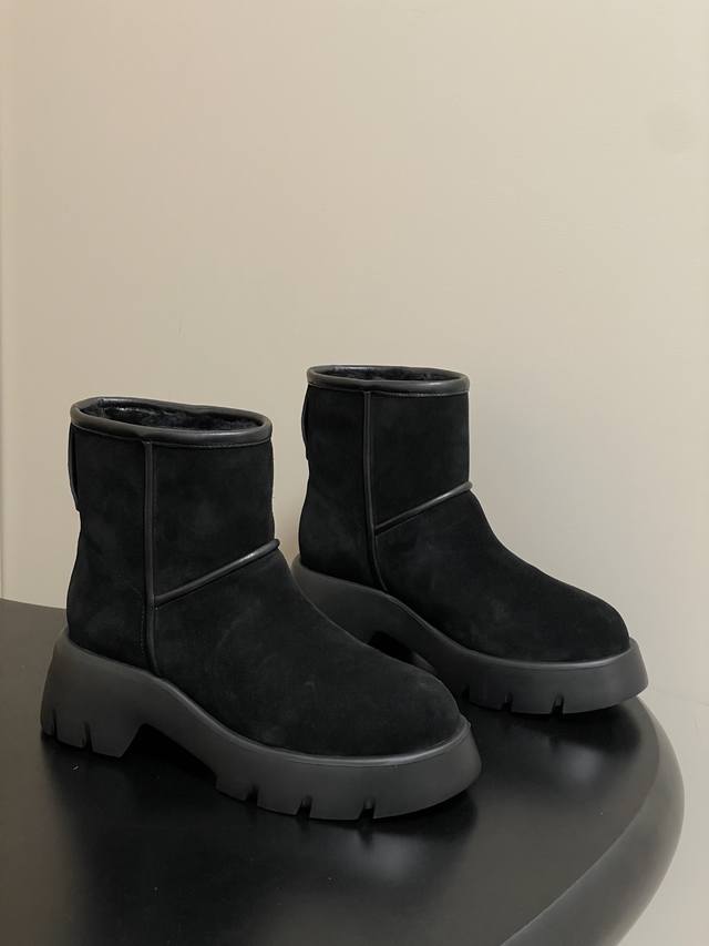 顶级品质 Gianvito Rossi25S秋冬新款 罗西 Gr厚底麂皮绒面羊毛短靴羊毛里及踝靴一脚蹬增高松糕底雪地靴 简约摩登短靴，牛反绒拼接小牛皮打造。精致