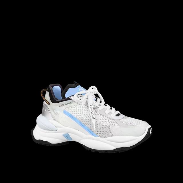 官网专柜1比1制作，Lv路易威登Run 55 运动鞋拼合网格面料、橡胶和粘胶等科技材质，搭配牛皮革材质，共同洋溢运动格调。Monogram 帆布后袢带等标志性元
