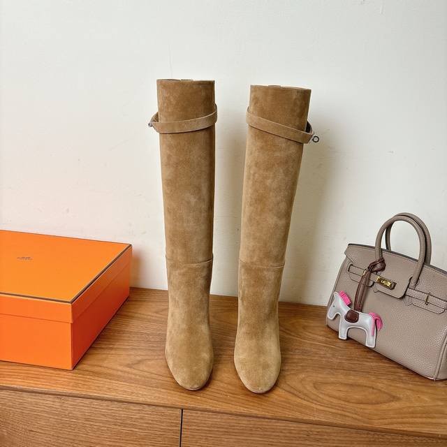 代购级 H家2025秋冬新品短靴！经楦靴型+英伦复古设计，经典耐看！原版倒模楦型，极致1:1形体，进口高端羊京，呈现出精致质感！ 开模定制A级高密私模大底，奢华