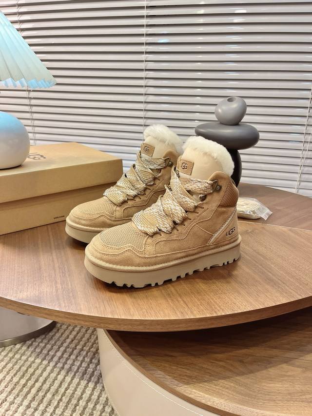 Ugg｜ 高帮梅尔休闲鞋 鞋面设计，再生弹道帆布网纱、采用优质翻毛皮鞋面，双色扁平鞋带。 网布内里 鞋底材质，舒适的Treadlite By #Ugg #Eva