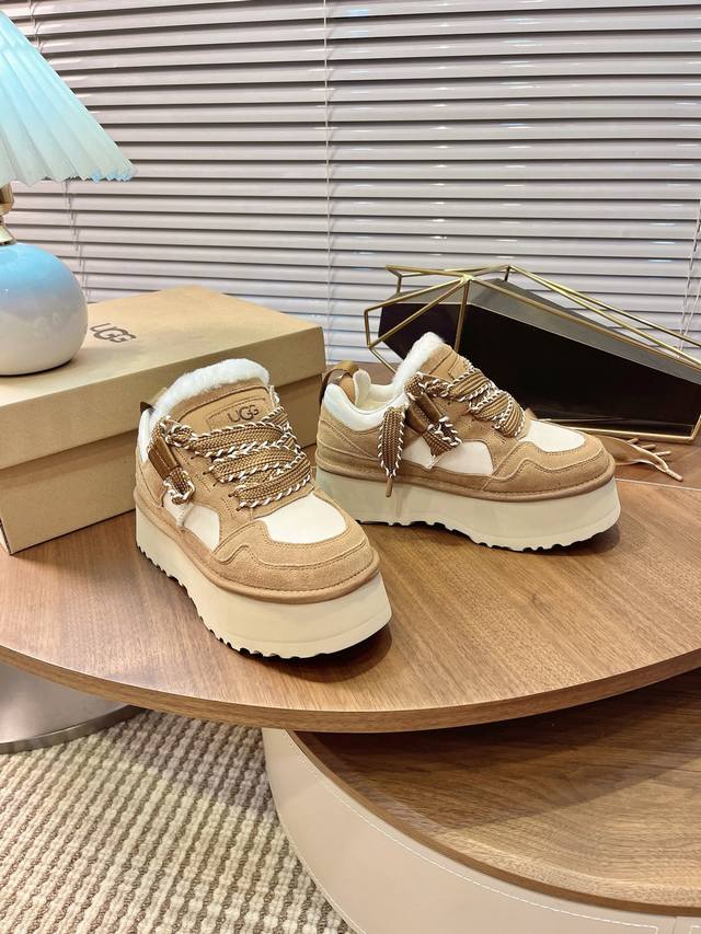 艾秋梅尔系列 Hanni同款厚底太爱了，又特别轻便好穿，搭配袜子有种甜度超标少女感，厚底增高设计，活力感拉满，真嘟超级少女～一眼沦陷，脚感软糯舒适，百搭，秒变大