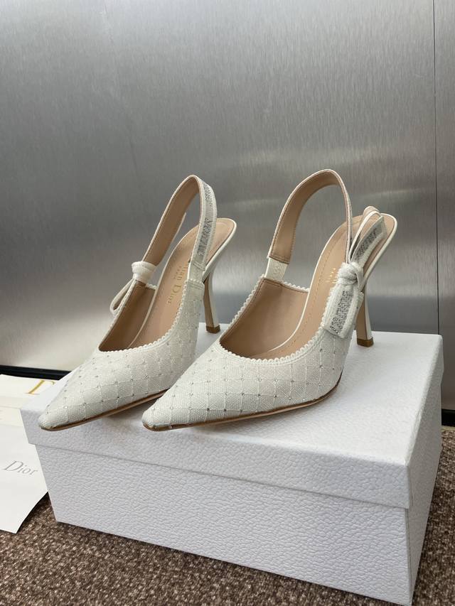 工厂p价p J'adior织带女鞋 Dior 迪奥 春夏走秀新款水晶鞋 Bling...Bling... Cd明星同款水钻蝴蝶结方头字母Logo刺绣高跟凉鞋 市