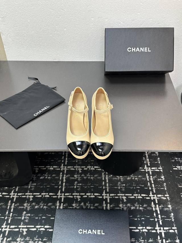 Chanel 25p秀款厚底防水台玛丽珍单鞋 防水台4.5Cm，后跟10Cm！ 上脚后很稳！穿上立马两米八 内里垫脚羊皮，真皮大底。 Size:35-39 40