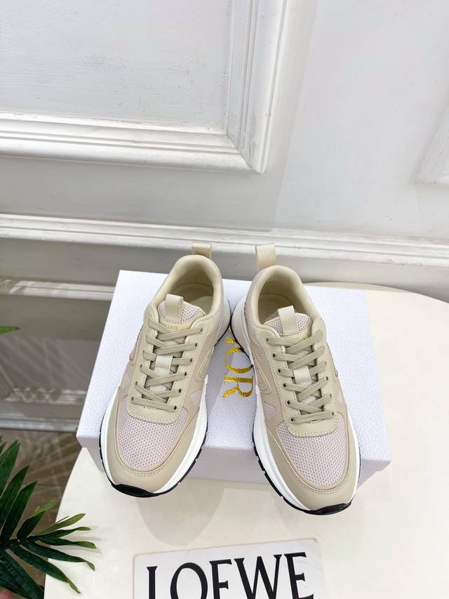 Dior 迪奥 25 2025秋冬新品 顶级版本 专柜主打新款 Cd情侣款休闲运动鞋 硬货上新 Bs代购级别！高级感十足！国内外博主刷爆的一款，复古又时髦 上脚