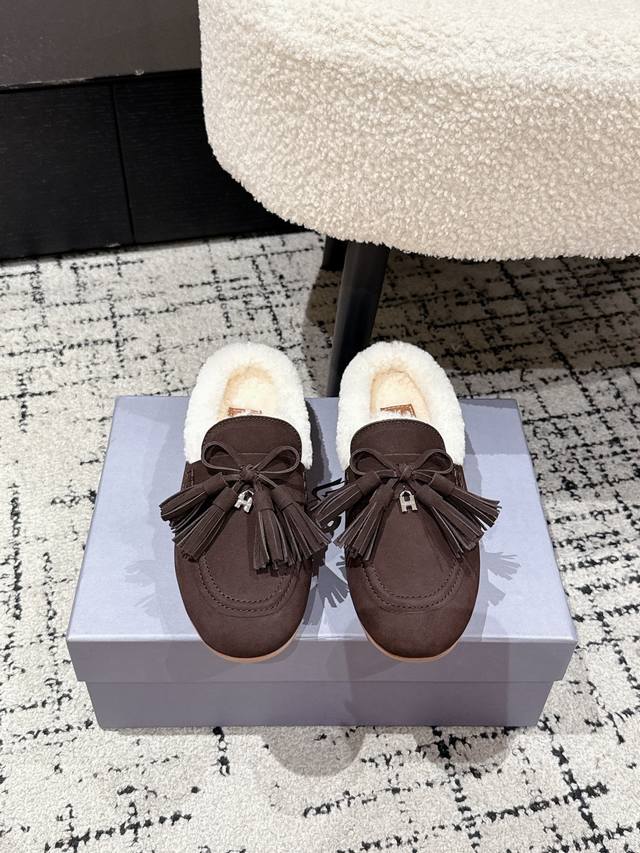 Hogan 25 穆勒毛拖 H625系列女士穆勒鞋 刘诗诗同款 新款毛毛拖鞋 这个颜色太温暖了 新款毛毛拖鞋 又轻又舒服又好看 两色可以选，羊羔毛配驼色实在温柔